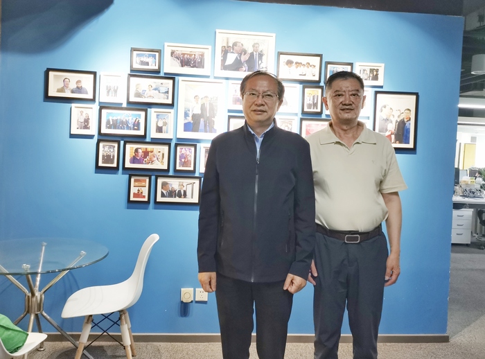 管兆勇1.jpeg